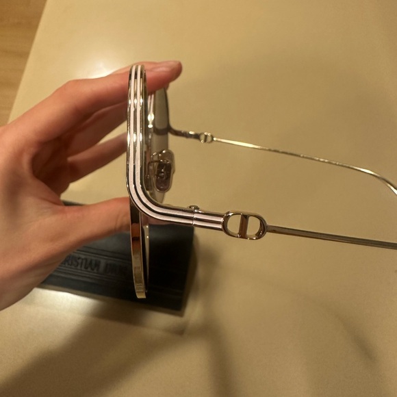 Dior Everdior R1U B0D1 Sunglasses - Picture 5 of 7